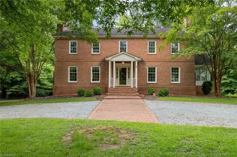 204 Twin Acres Dr, Lexington, NC 27292