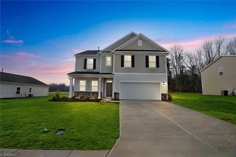 142 Cremello Dr, King, NC 27021