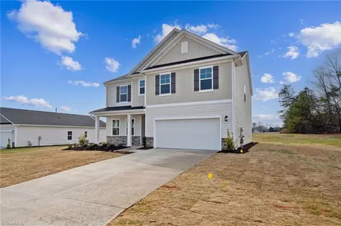 142 Cremello Dr, King, NC 27021 photo 3