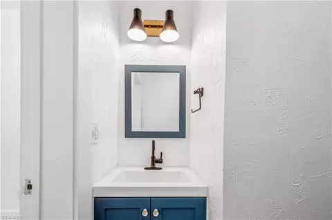 Bath - 519 Dayton Ave, High Point, NC 27262 photo 1 of 9