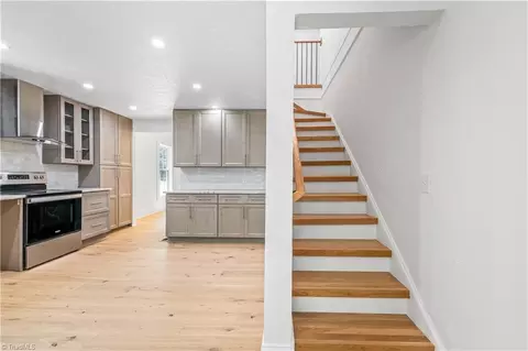 Entry Way - 519 Dayton Ave, High Point, NC 27262 photo 3 of 4