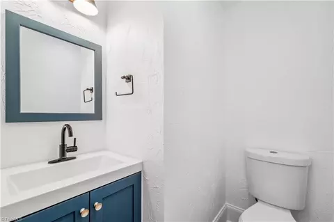 Bath - 519 Dayton Ave, High Point, NC 27262 photo 2 of 9