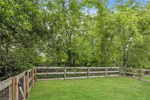 Exterior - 2549 Ingleside Dr, High Point, NC 27265 photo 4 of 5