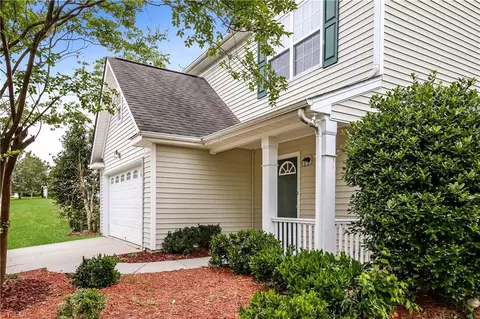 Exterior - 2549 Ingleside Dr, High Point, NC 27265 photo 2 of 5