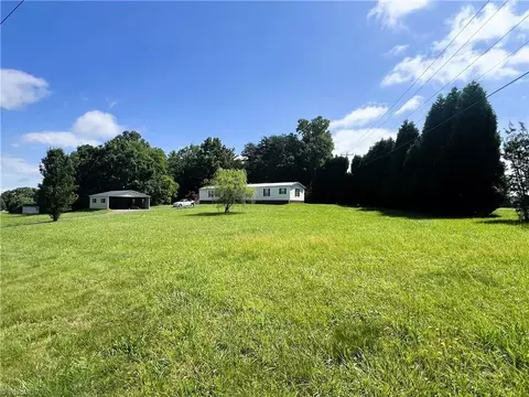 121 Mallard Rd, Madison, NC 27025