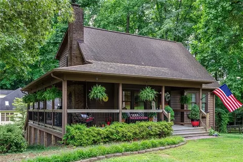 1720 Deep River Rd, High Point, NC 27265