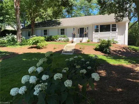 3600 Starmount Dr, Greensboro, NC 27403