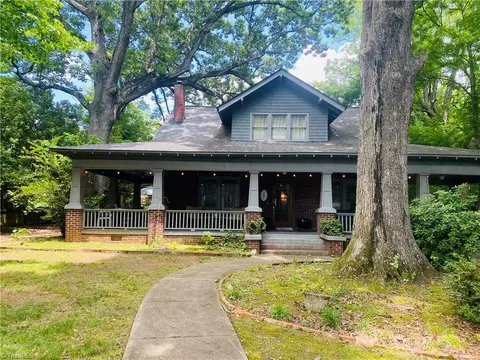 305 Fayetteville St S, Liberty, NC 27298