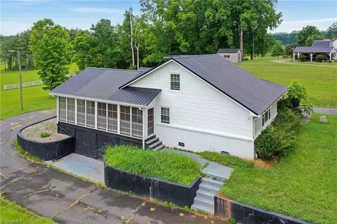 4158 Thomasville Rd, Winston Salem, NC 27107