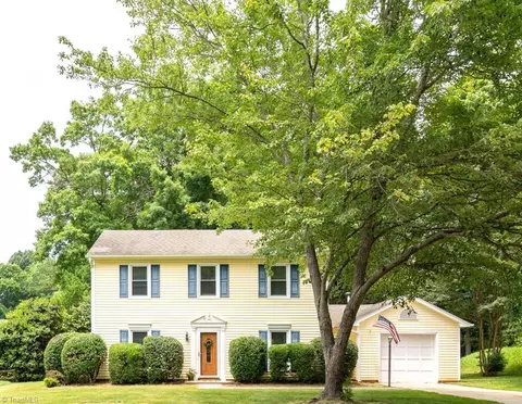 6726 River Hills Dr, Greensboro, NC 27410