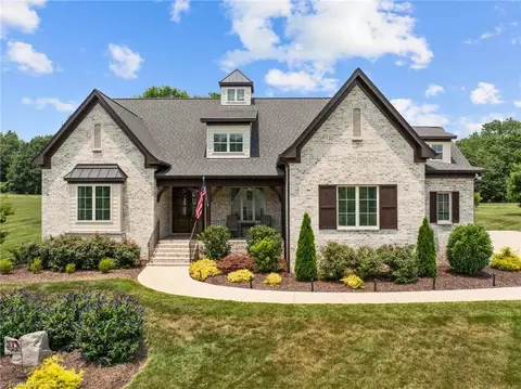 8408 Wolf Ridge Trl, Oak Ridge, NC 27310