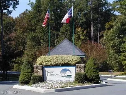 238 Potters Lndg, Denton, NC 27239
