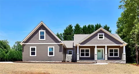 115 Burberry Dr, Purlear, NC 28665 photo 3