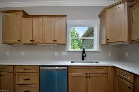 115 Burberry Dr, Purlear, NC 28665 photo 25