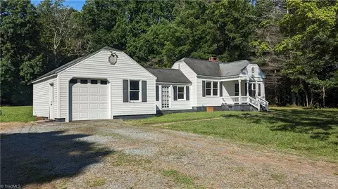 1832 Garrett House Trl, Burlington, NC 27215