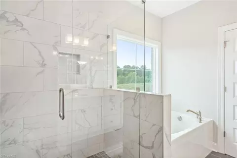 Bath - 111 Jasper Ct, King, NC 27021 photo 2 of 4