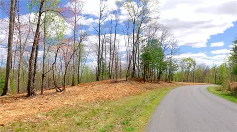 1 Jimmie Bullins Rd # C, Walnut Cove, NC 27052
