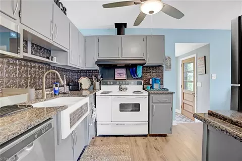 1225 Guyer St, High Point, NC 27262 photo 8
