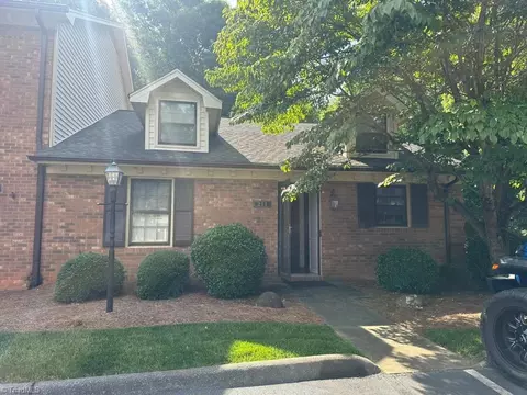 211 Chrisfield Ct, Winston Salem, NC 27104