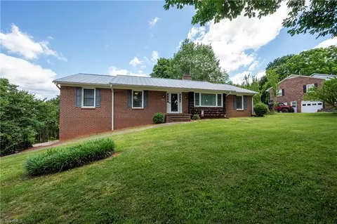 3601 Darren Rd, Clemmons, NC 27012