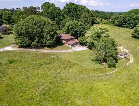 226 Pleasant Hill Dr, Elkin, NC 28621