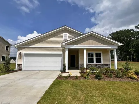 119 Piebald Dr, King, NC 27021