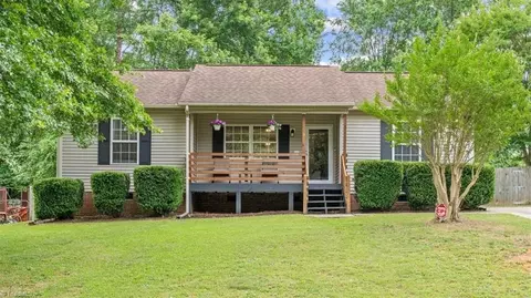 601 Ladford Ln, High Point, NC 27265