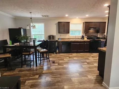 759 Bennett Farm Rd, Stokesdale, NC 27357