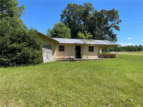 105 Young Hickory Ct, Mcleansville, NC 27301