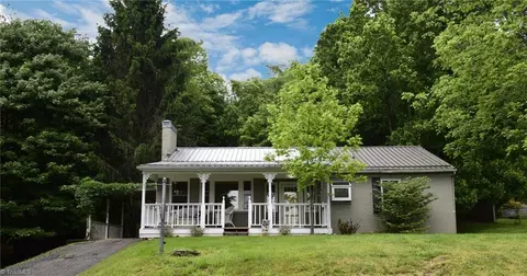 153 Summit St, Boone, NC 28607
