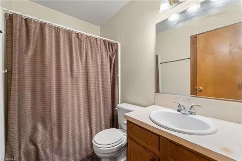 1816 C Guyer St, High Point, NC 27265 photo 5