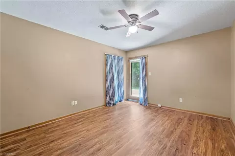 1816 C Guyer St, High Point, NC 27265 photo 9