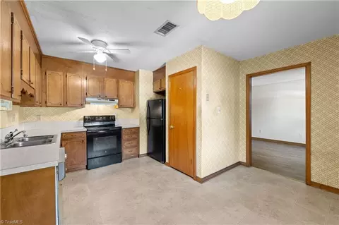 1816 C Guyer St, High Point, NC 27265 photo 7
