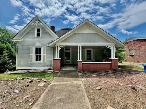 811 F St, North Wilkesboro, NC 28659