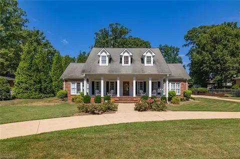 2004 Belmont Dr, Reidsville, NC 27320
