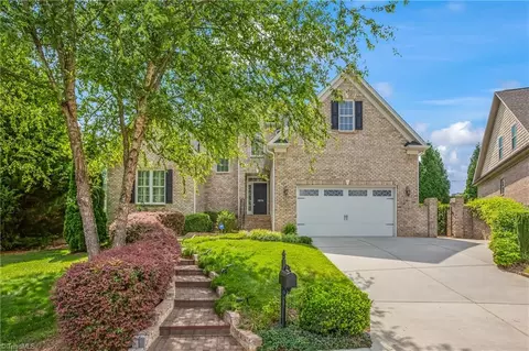 1906 Overshoot Ct, Greensboro, NC 27455