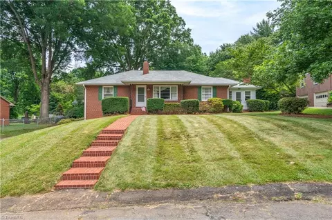 2736 Wildwood Ct, Winston Salem, NC 27103
