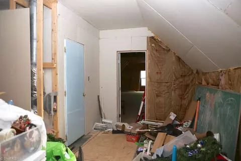 Entry Way - 1212 Yates Rd, Denton, NC 27239 photo 4 of 4