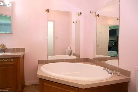 Bath - 1212 Yates Rd, Denton, NC 27239 photo 3 of 7