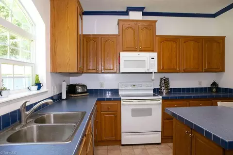 Kitchen - 1212 Yates Rd, Denton, NC 27239 photo 3 of 7