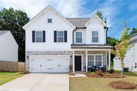 1404 Finwick Dr, Pfafftown, NC 27040