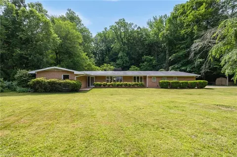 2642 Wessex Rd, Winston Salem, NC 27106