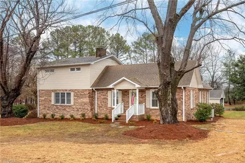 260 Sara Ln, Winston Salem, NC 27103
