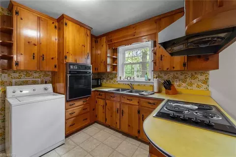 Kitchen - 645 Timber Ln, Robbins, NC 27325 photo 2 of 4