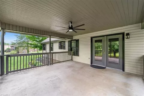 Exterior - 861 Central Rd, Clemmons, NC 27012 photo 5 of 6