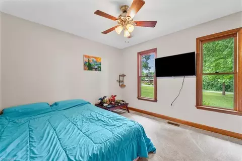 Bedroom - 861 Central Rd, Clemmons, NC 27012 photo 7 of 8