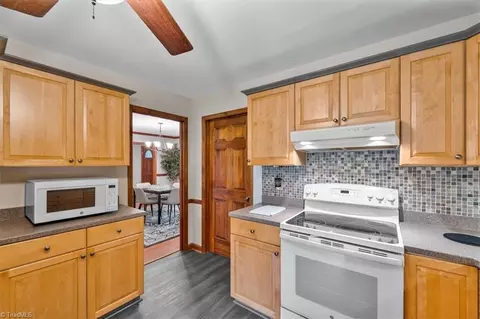 Kitchen - 861 Central Rd, Clemmons, NC 27012 photo 4 of 4