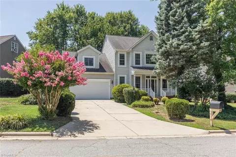 8 Fawnwood Ct, Greensboro, NC 27407