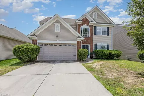 733 Spinning Wheel Pt, High Point, NC 27265