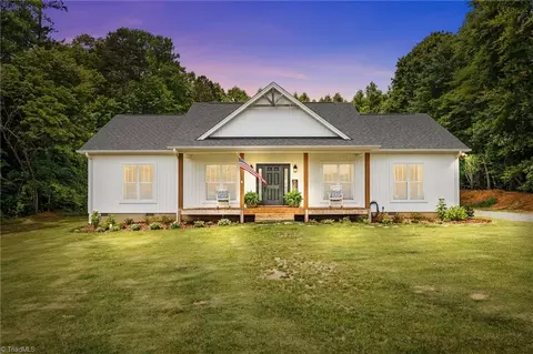 2486 Glade Rd, Asheboro, NC 27205